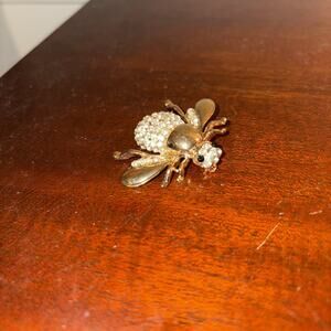 Betsey Johnson (?) Shiny Gold Wings BEE White Pave Crystal Gold Pin BROOCH